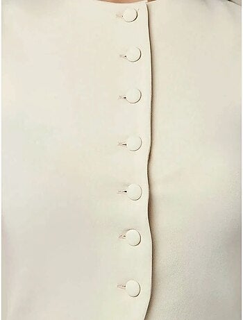 Chaleco ajustado de cuello redondo con detalle de botones