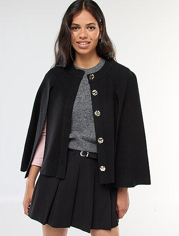 Chaleco capa con botones dorados