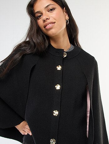 Chaleco capa con botones dorados