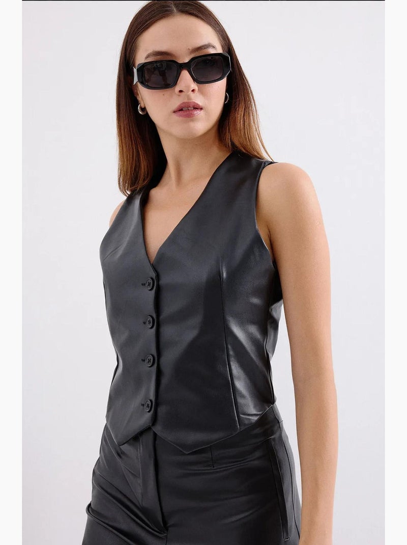 Chaleco corto abotonado con cuello en v y estampado de piel sintética bdart Negro - Kiabi