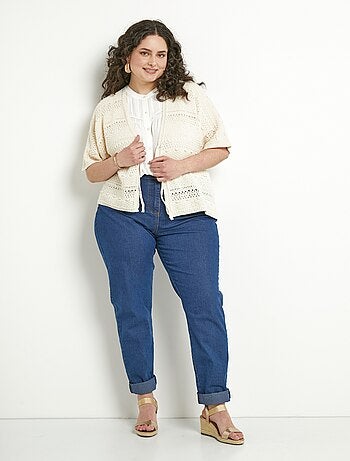 Chaleco corto calado con cuello en V y mangas cortas. - Afibel