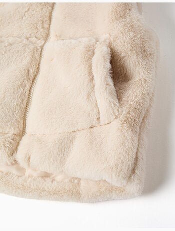 Chaleco de peluche con capucha y orejas 3d