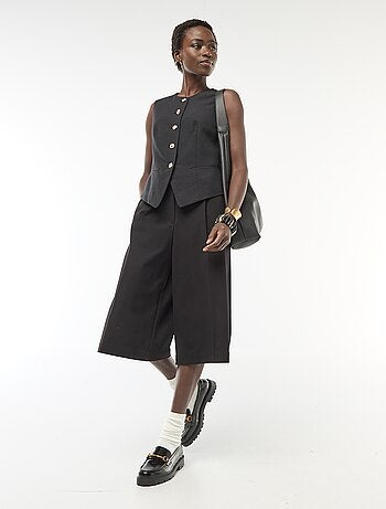 Chaleco de traje con botones dorados