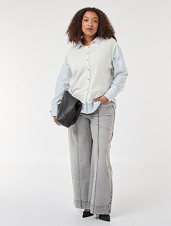 Chaleco sin mangas abotonado