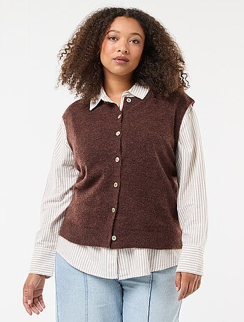 Chaleco sin mangas abotonado