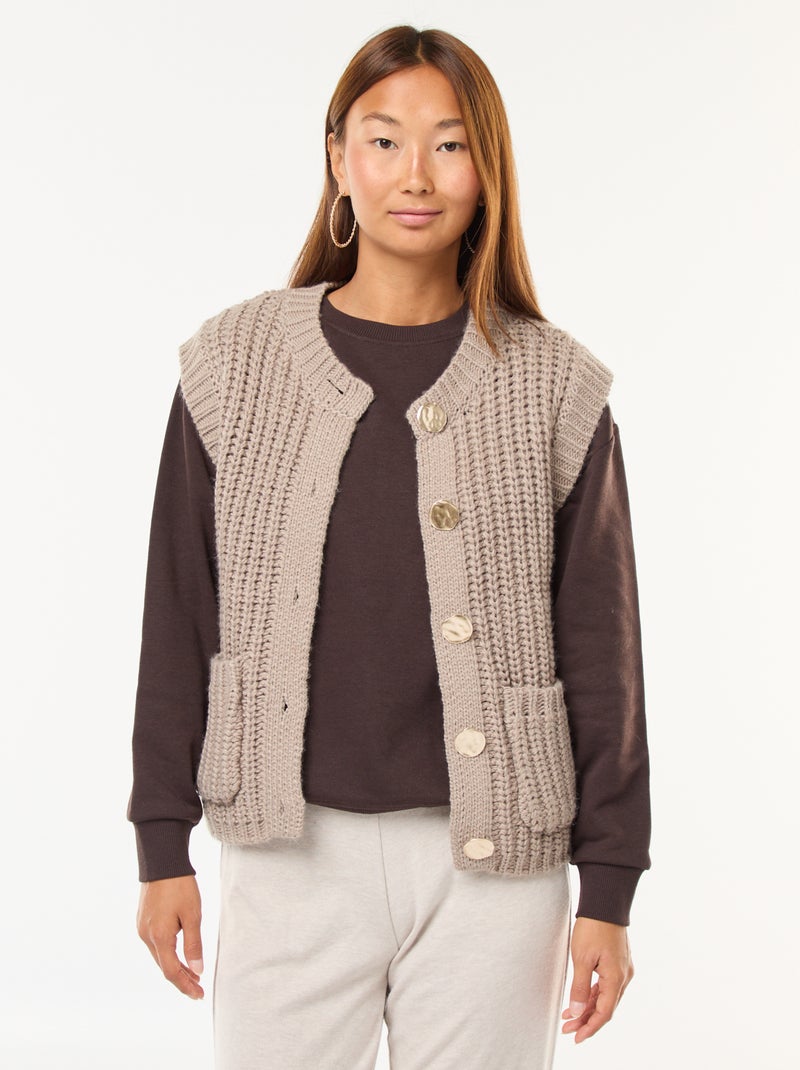 Chaleco sin mangas con abertura abotonada Beige - Kiabi