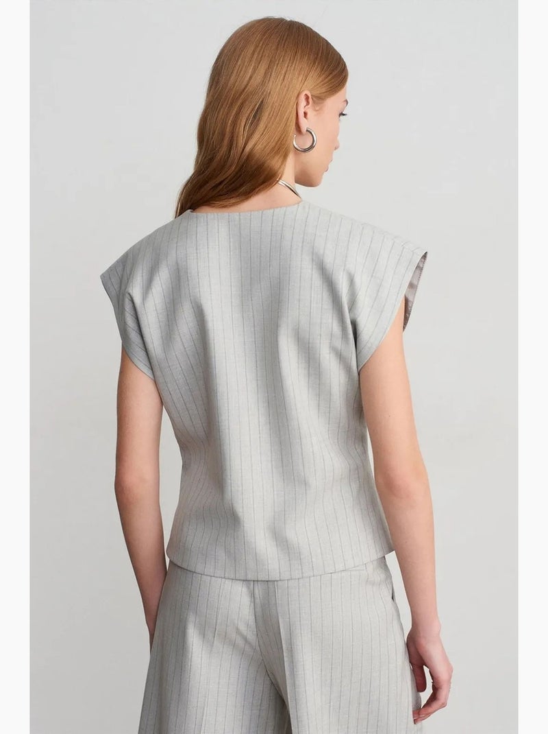 Chaleco tejido a rayas con cuello en v dilvin Gris claro - Kiabi
