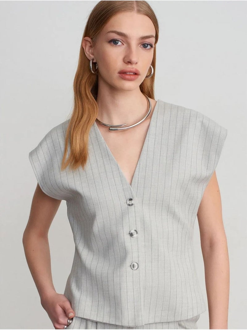 Chaleco tejido a rayas con cuello en V Gris claro - Kiabi