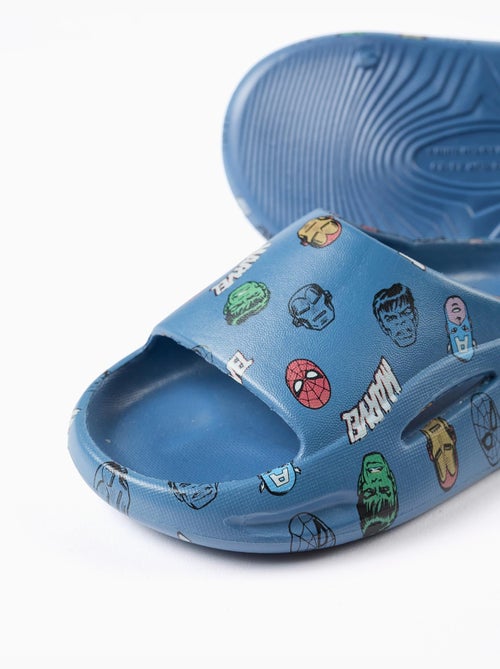 Chanclas con motivo de Marvel y suela antideslizante - Kiabi Chanclas con motivo de Marvel y suela antideslizante - Kiabi