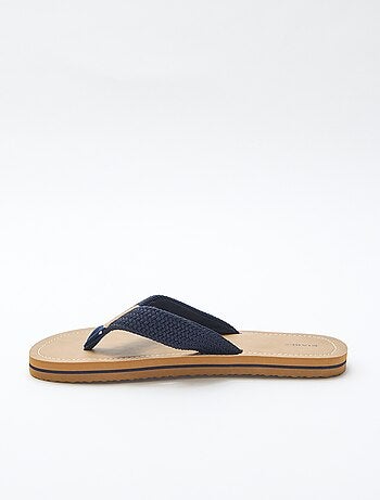 Chanclas con tiras textiles