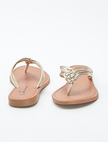 Chanclas con tiras trenzadas