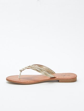 Chanclas con tiras trenzadas