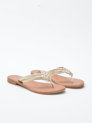 Chanclas con tiras trenzadas