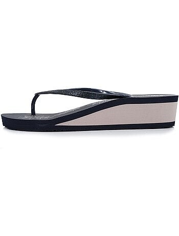 Chanclas con un tacón cómodo y ligero de 4 cm