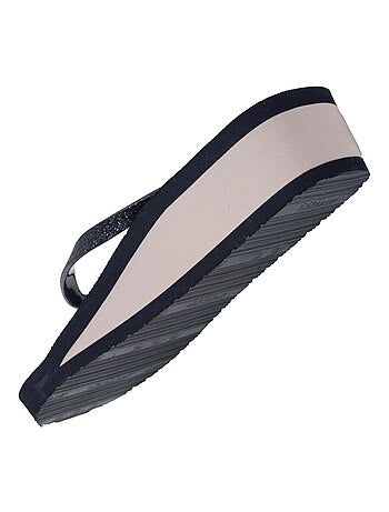 Chanclas con un tacón cómodo y ligero de 4 cm Isotoner