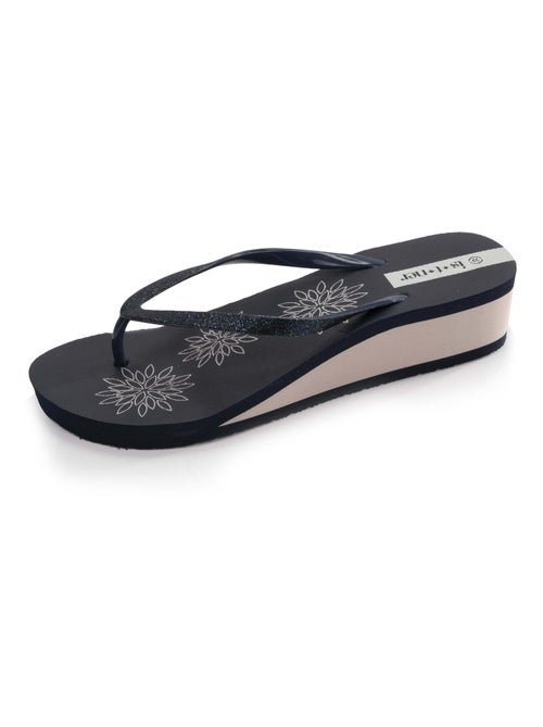 Chanclas con un tacón cómodo y ligero de 4 cm Isotoner - Kiabi Chanclas con un tacón cómodo y ligero de 4 cm Isotoner - Kiabi