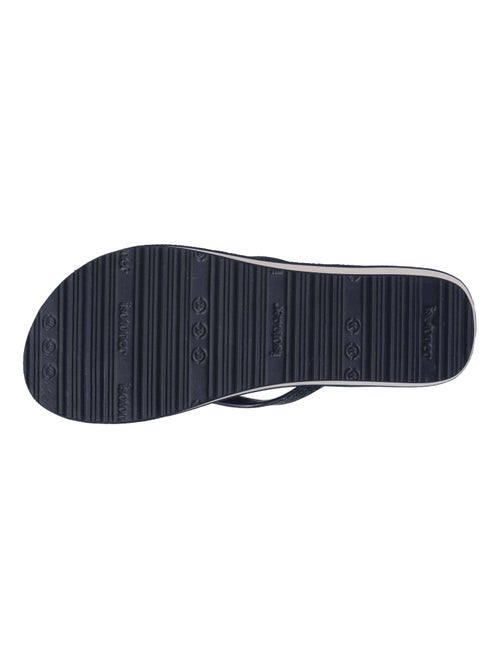 Chanclas con un tacón cómodo y ligero de 4 cm Isotoner - Kiabi Chanclas con un tacón cómodo y ligero de 4 cm Isotoner - Kiabi