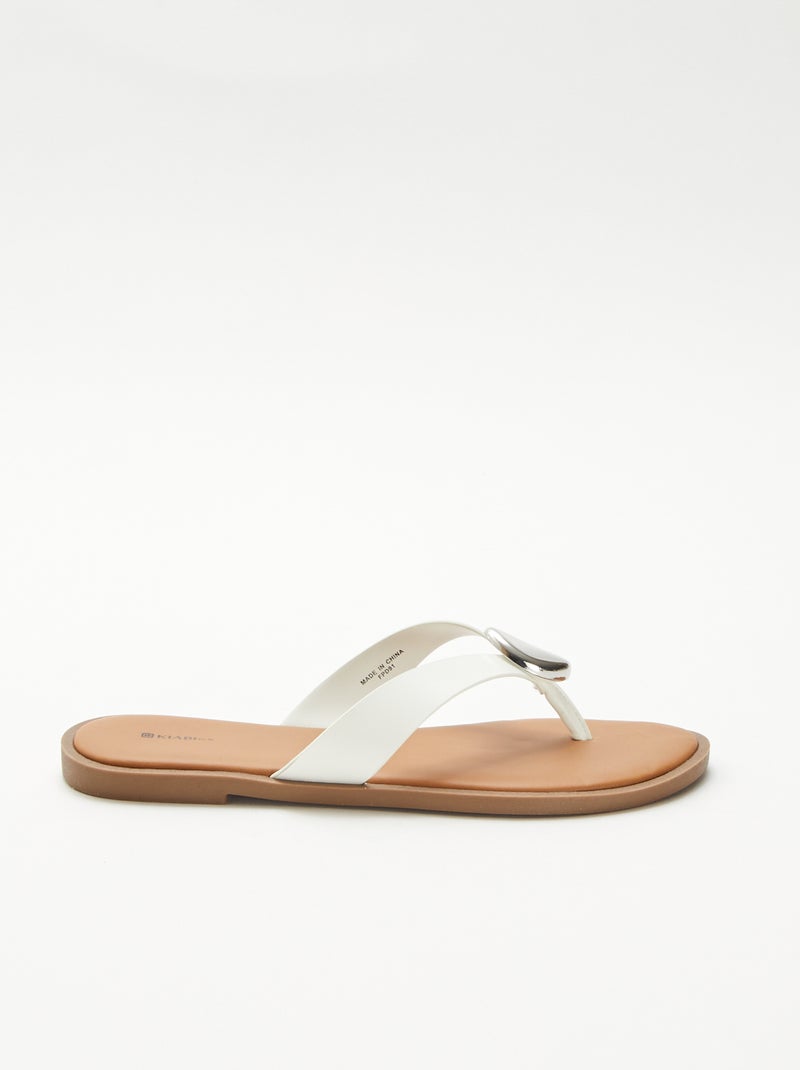 Chanclas de imitación con detalle metálico Blanco - Kiabi