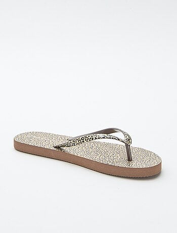 Chanclas de leopardo