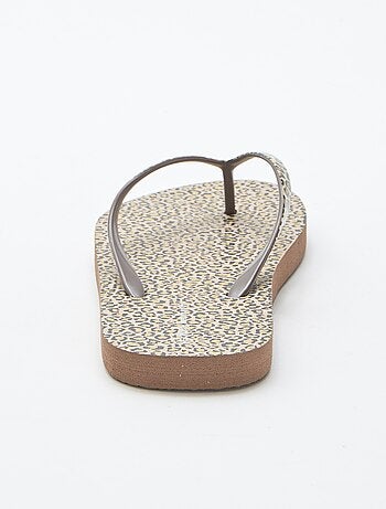 Chanclas de leopardo