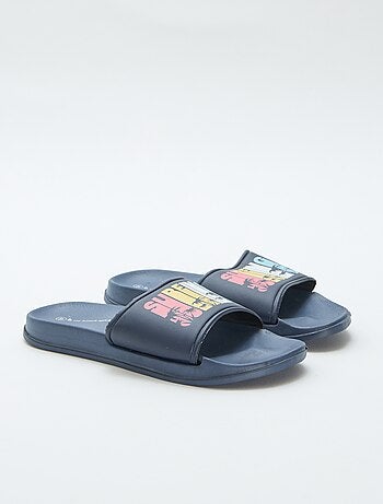 Chanclas de piscina \'surfing\'