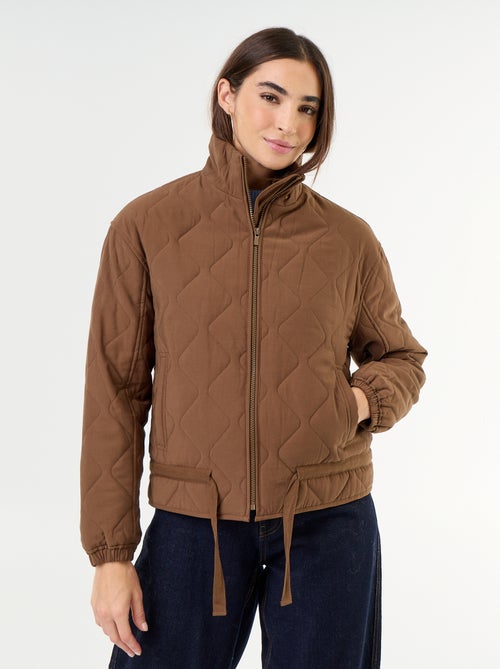 Chaqueta acolchada ajustable en la cintura - Kiabi Chaqueta acolchada ajustable en la cintura - Kiabi