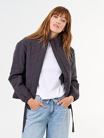 Chaqueta acolchada ajustable en la cintura
