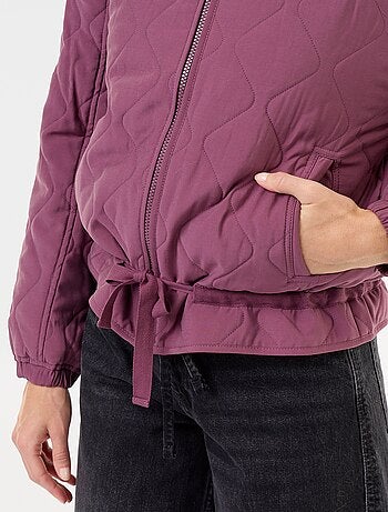 Chaqueta acolchada ajustable en la cintura