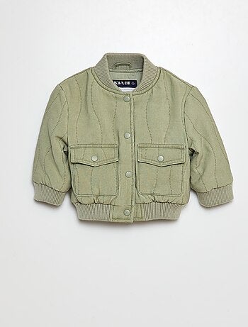 Chaqueta acolchada con automáticos