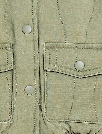 Chaqueta acolchada con automáticos