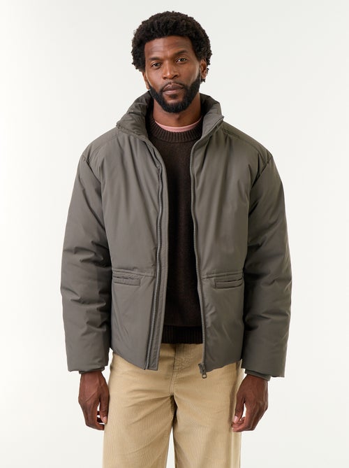 Chaqueta acolchada con cuello alto y mangas raglán - Kiabi Chaqueta acolchada con cuello alto y mangas raglán - Kiabi