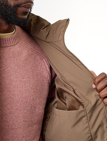 Chaqueta acolchada con cuello alto y mangas raglán
