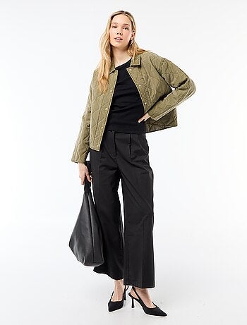 Chaqueta acolchada lisa con cuello camisero