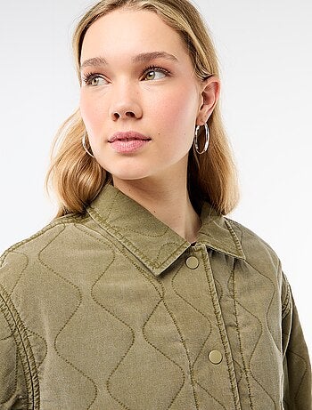 Chaqueta acolchada lisa con cuello camisero