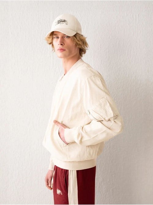 Chaqueta bomber de algodón con cremallera y bolsillo giesto - Kiabi Chaqueta bomber de algodón con cremallera y bolsillo giesto - Kiabi