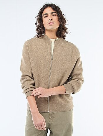 Chaqueta cálida con cremallera y cuello alto