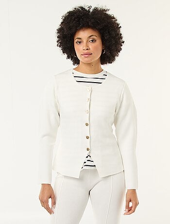 Chaqueta con botones dorados