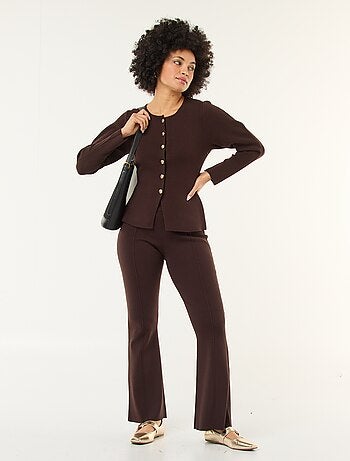 Chaqueta con botones dorados