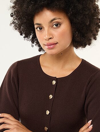 Chaqueta con botones dorados