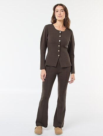 Chaqueta con botones dorados