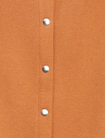 Chaqueta con botones magnéticos