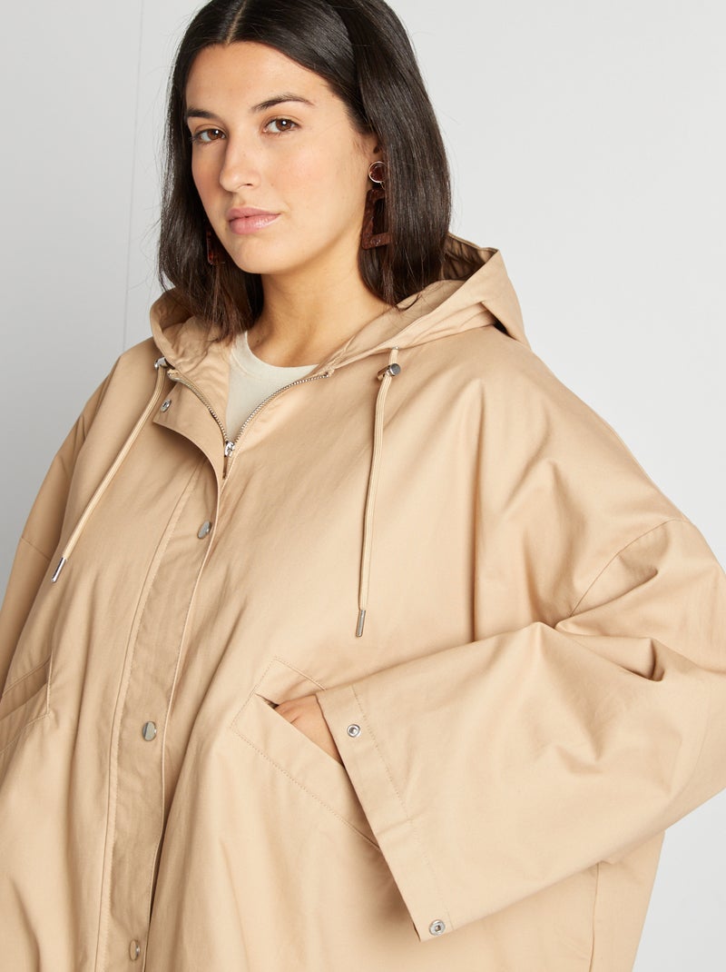 Chaqueta con capucha corte trapecio BEIGE - Kiabi