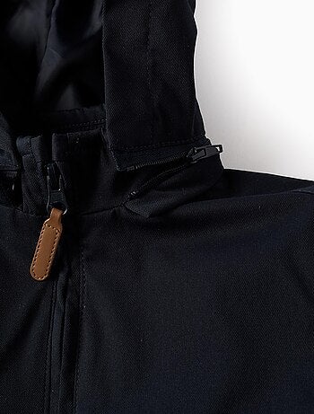 Chaqueta con capucha desmontable