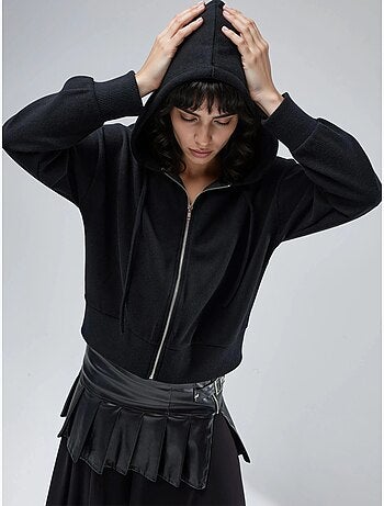 Chaqueta con cremallera y capucha con bolsillos busem