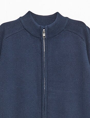 Chaqueta con cremallera y cuello alto