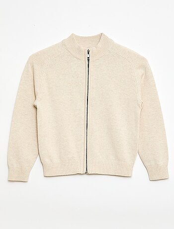 Chaqueta con cremallera y cuello alto