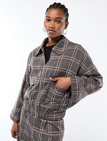 Chaqueta con cremallera y estampado de cuadros con bolsillo de parche