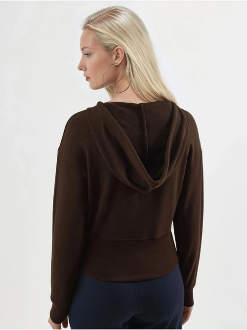 Chaqueta con cremallera y manga larga con capucha busem - Kiabi Chaqueta con cremallera y manga larga con capucha busem - Kiabi
