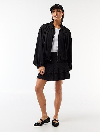 Chaqueta con cremallera y mangas abullonadas