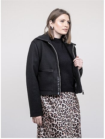 Chaqueta con detalles de similpiel UZELLE